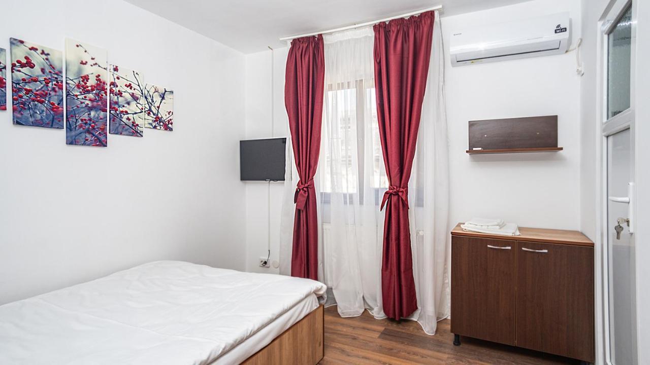 Hotel La Platouri Voluntari Esterno foto